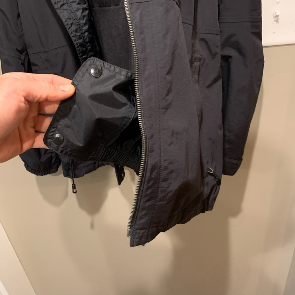 Black North Face Jacket - Excellent Condition - Picture 5 of 10